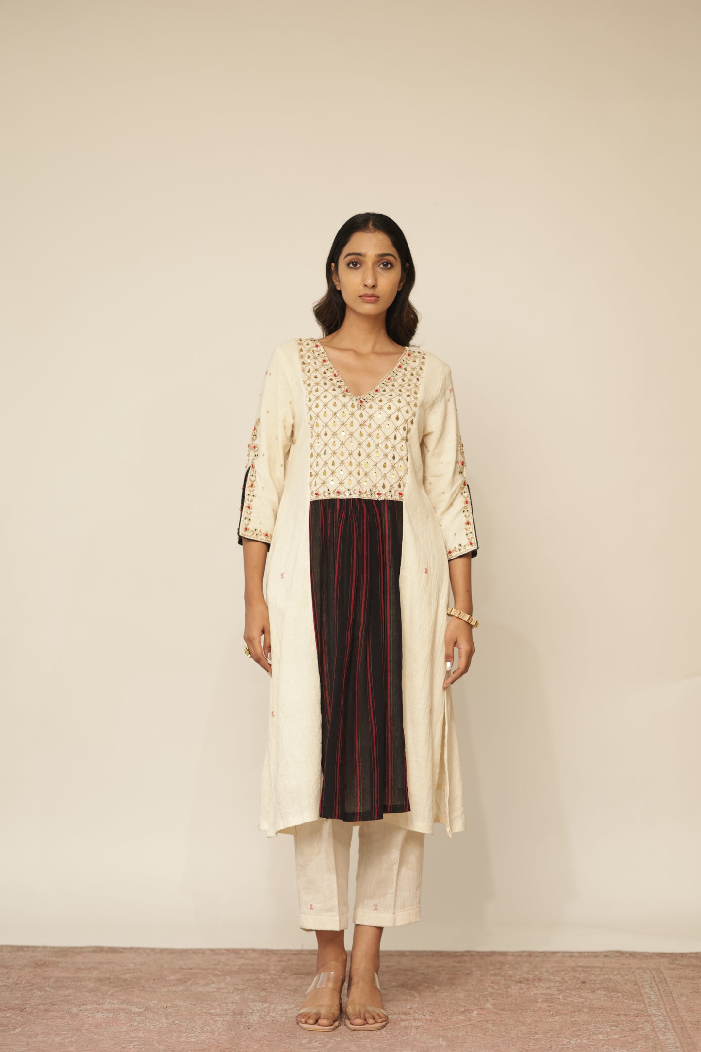 IVORY & BLACK GINI KURTASET