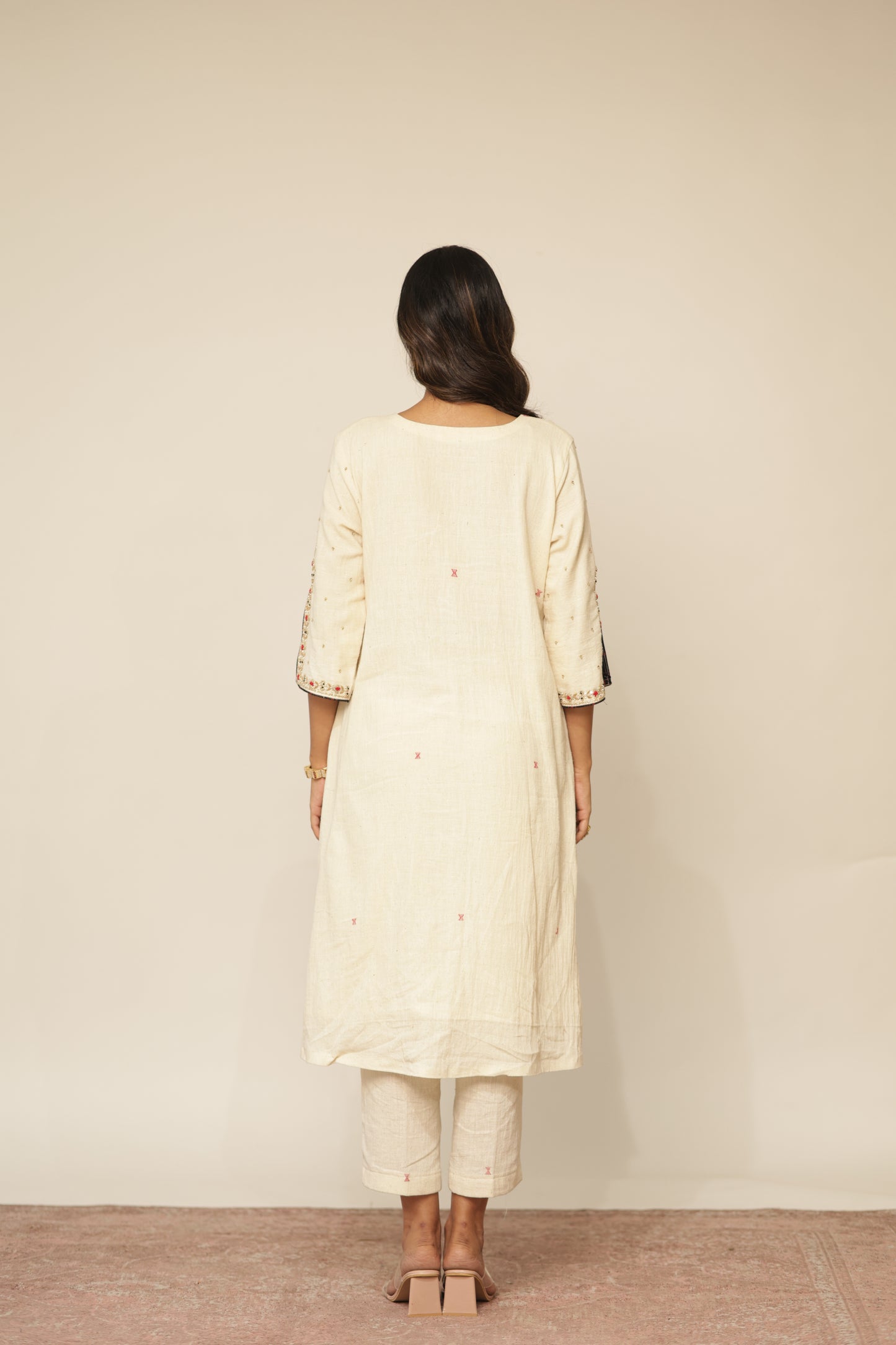 IVORY & BLACK GINI KURTASET