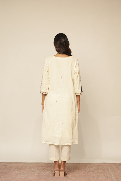 IVORY & BLACK GINI KURTASET